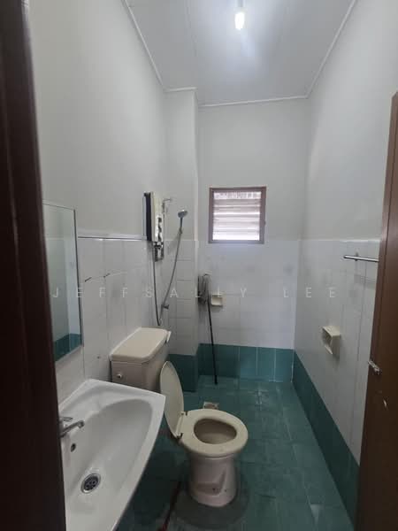 Rumah Teres 2 Tingkat untuk Disewa di Subang Jaya (Selangor) - JeffSally Lee - Bathroom - PropertyGuru.com.my