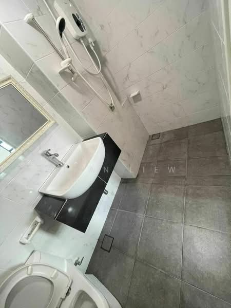 Service Residence for Rent at Sky Breeze Service Apartment - Ziyan Liew - Bathroom - PropertyGuru.com.my