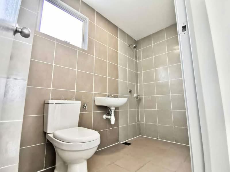 Rumah Teres 2 Tingkat untuk Dijual di Alam Perdana (Puncak Alam) - Hazeman Omar - Bathroom - PropertyGuru.com.my