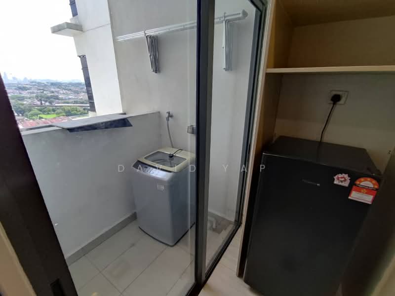 Servis Apartment untuk Dijual di Eve Suite / NZX Square - David Yap - Balcony - PropertyGuru.com.my