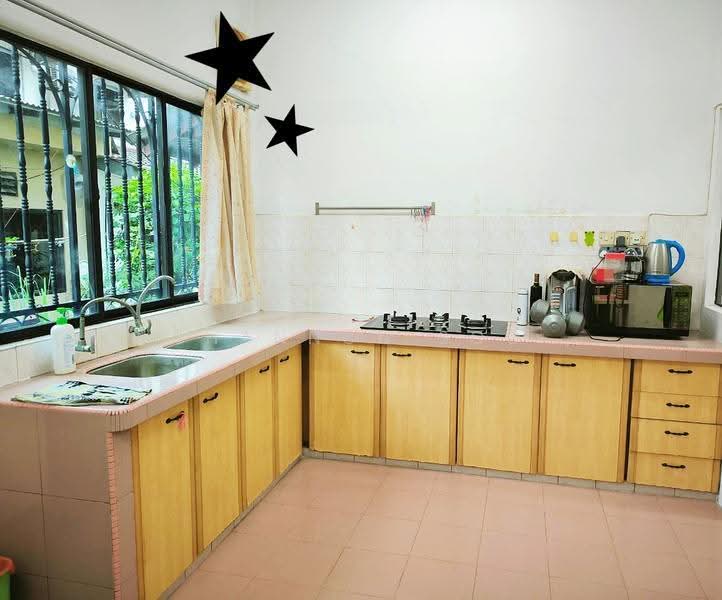 2-storey Terraced House for Rent in Taman Wawasan (Puchong) - Shannon Soo - Kitchen - PropertyGuru.com.my