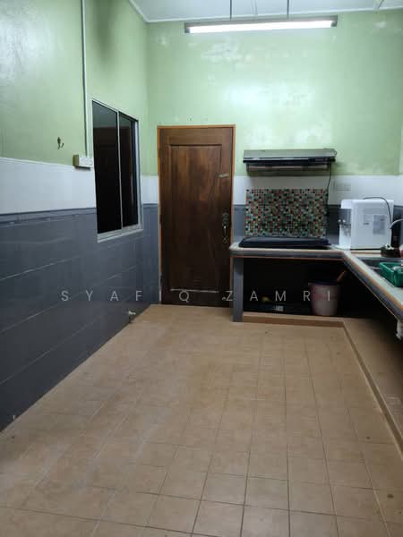 1-storey Terraced House for Sale in Taman Pandan Damai (Kuantan) - Syafiq Zamri - Kitchen - PropertyGuru.com.my