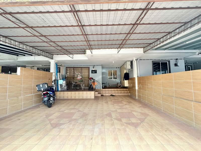 2-storey Terraced House for Sale in Taman Universiti (Bangi) - Hazeman Omar - Exterior - PropertyGuru.com.my