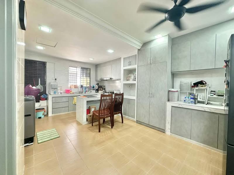 2-storey Terraced House for Sale in Taman Universiti (Bangi) - Hazeman Omar - Kitchen - PropertyGuru.com.my