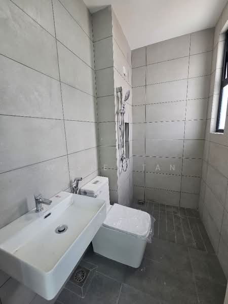 Semi-Detached House for Sale in Taman Temiang Permai (Muar) - Wesley Tan - Bathroom - PropertyGuru.com.my