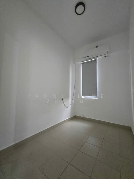 Service Residence for Rent at Univ 360 Place - Jacqueline Zheng - small room with aircon - PropertyGuru.com.my