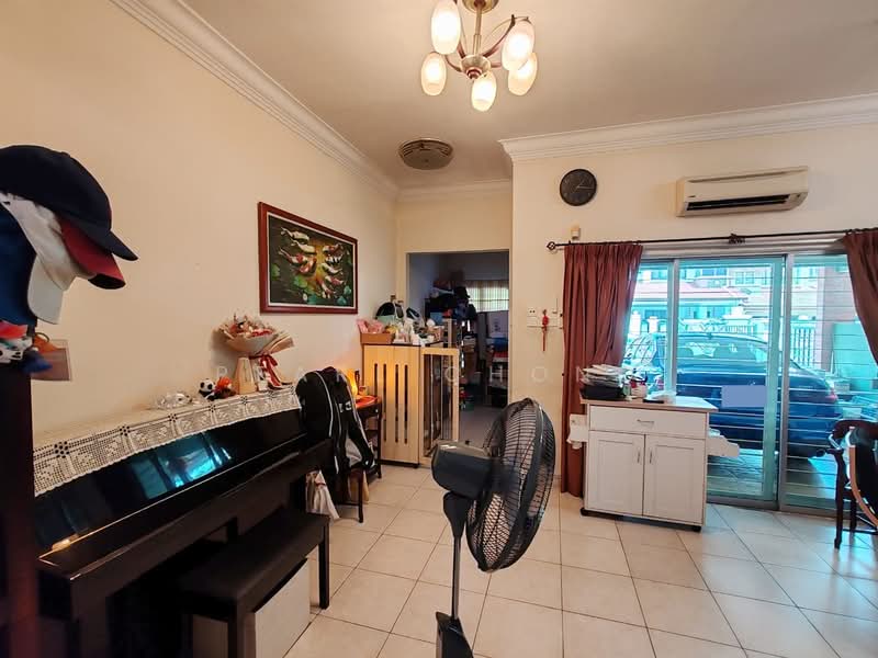 2-storey Terraced House for Sale in Bandar Puteri Puchong (Puchong) - Pearl Chong - Living Room - PropertyGuru.com.my