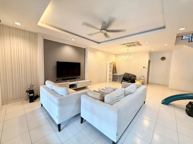 2-storey Terraced House for Sale in Taman Pelangi Indah (Ulu Tiram) - Yik Tat - PropertyGuru.com.my