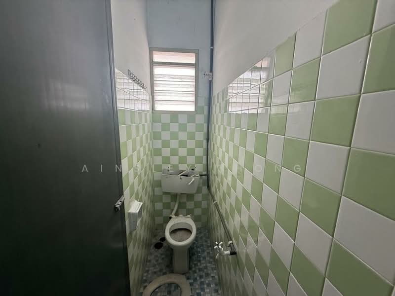 Semi-Detached House for Sale in Kampung Sungai Terap (Batu Gajah) - Ainsley Thong - Bathroom - PropertyGuru.com.my
