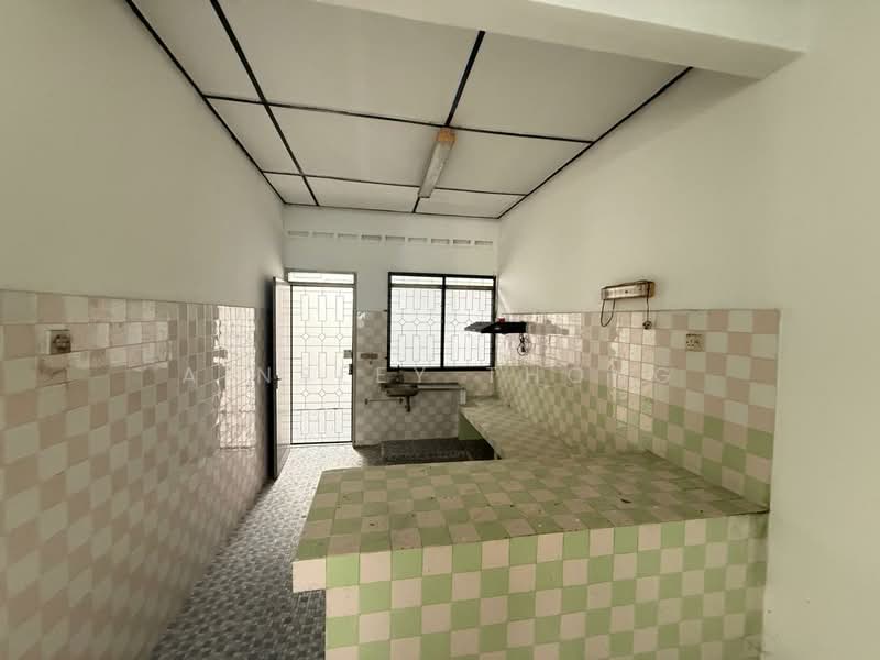 Semi-Detached House for Sale in Kampung Sungai Terap (Batu Gajah) - Ainsley Thong - Kitchen - PropertyGuru.com.my