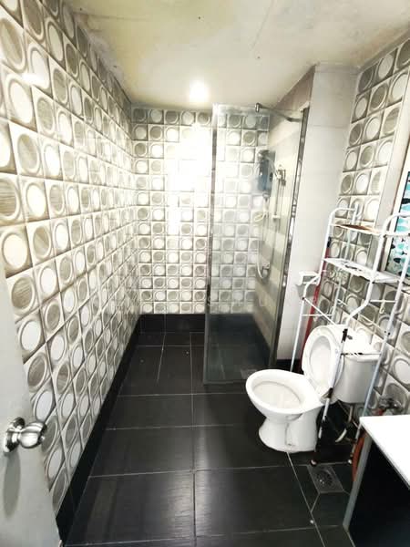 Servis Apartment untuk Disewa di Menara U - Nadia Shukri - Bathroom - PropertyGuru.com.my