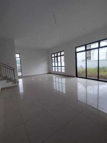 Cluster House for Sale in Taman Mount Austin (Tebrau) - Kok Hui - Living Room - PropertyGuru.com.my