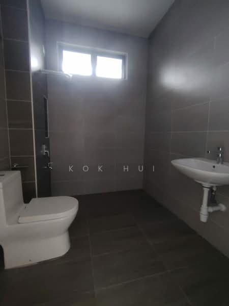 Cluster House for Sale in Taman Mount Austin (Tebrau) - Kok Hui - Bathroom - PropertyGuru.com.my