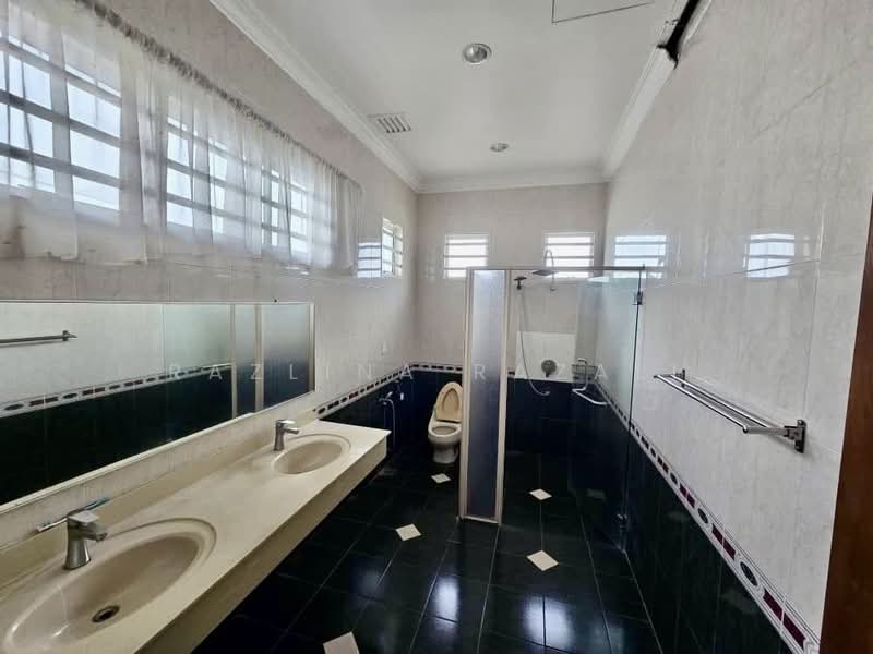 Rumah Banglo untuk Dijual di SS19 (Subang Jaya) - Razlina Razali - Bathroom - PropertyGuru.com.my