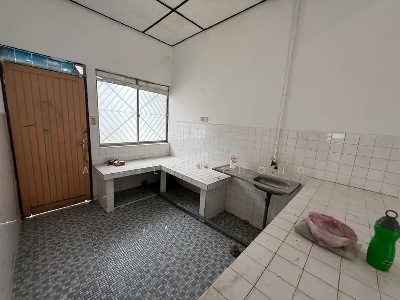 Semi-Detached House for Sale in Kampung Sungai Terap (Batu Gajah) - Ainsley Thong - Kitchen - PropertyGuru.com.my