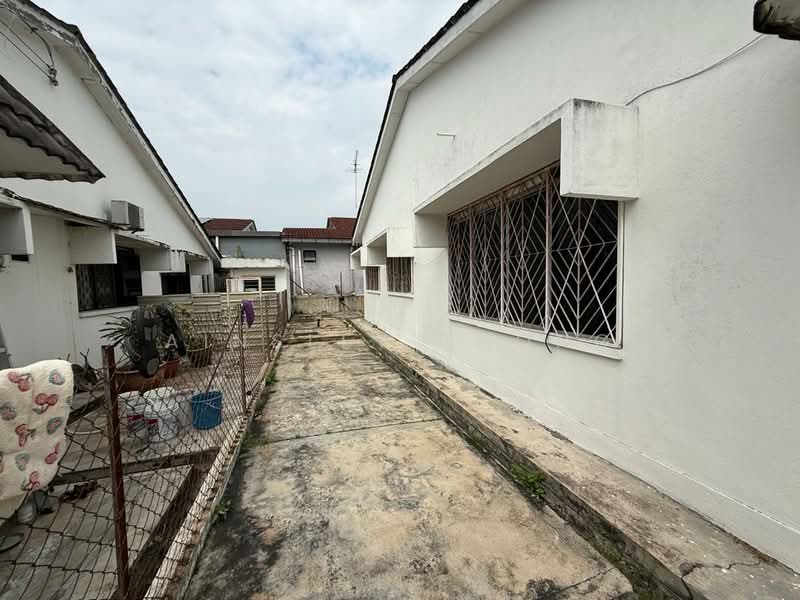 Semi-Detached House for Sale in Kampung Sungai Terap (Batu Gajah) - Ainsley Thong - Exterior - PropertyGuru.com.my