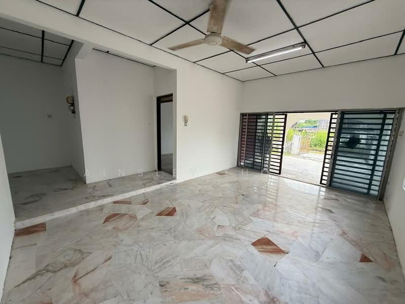 Semi-Detached House for Sale in Kampung Sungai Terap (Batu Gajah) - Ainsley Thong - Living Room - PropertyGuru.com.my