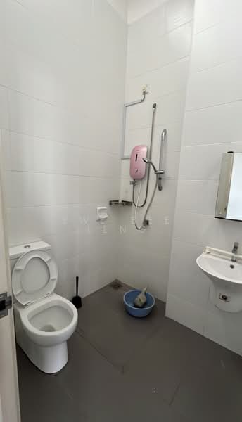 Rumah Teres untuk Disewa di Johor Bahru (Johor) - Ewe Bee Leng - Bathroom - PropertyGuru.com.my