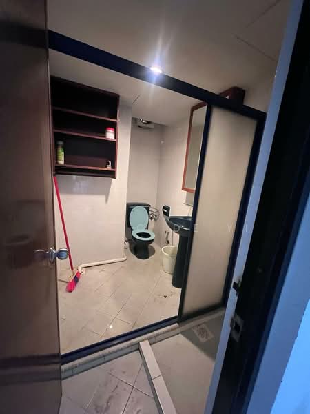 Condominium for Rent at Vista Komanwel C - Chong De Yi - Bathroom - PropertyGuru.com.my