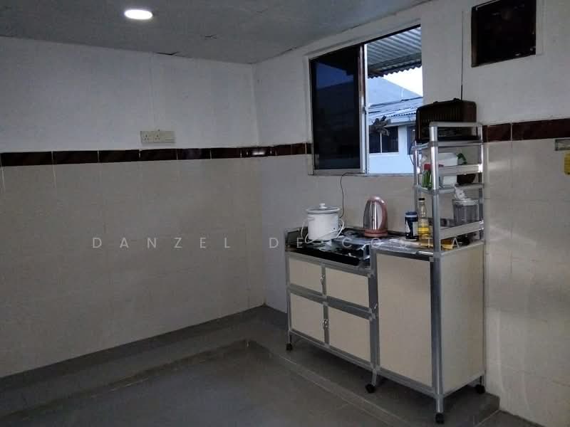 Rumah Teres 1 Tingkat untuk Dijual di Taman Klang Jaya (Klang) - Danzel De Costa - Kitchen - PropertyGuru.com.my