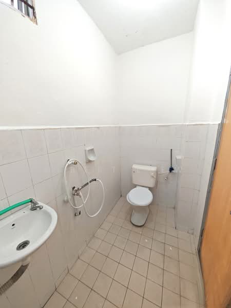 Rumah Teres 2 Tingkat untuk Dijual di Ulu Tiram (Johor) - Albert Liew - Bathroom - PropertyGuru.com.my