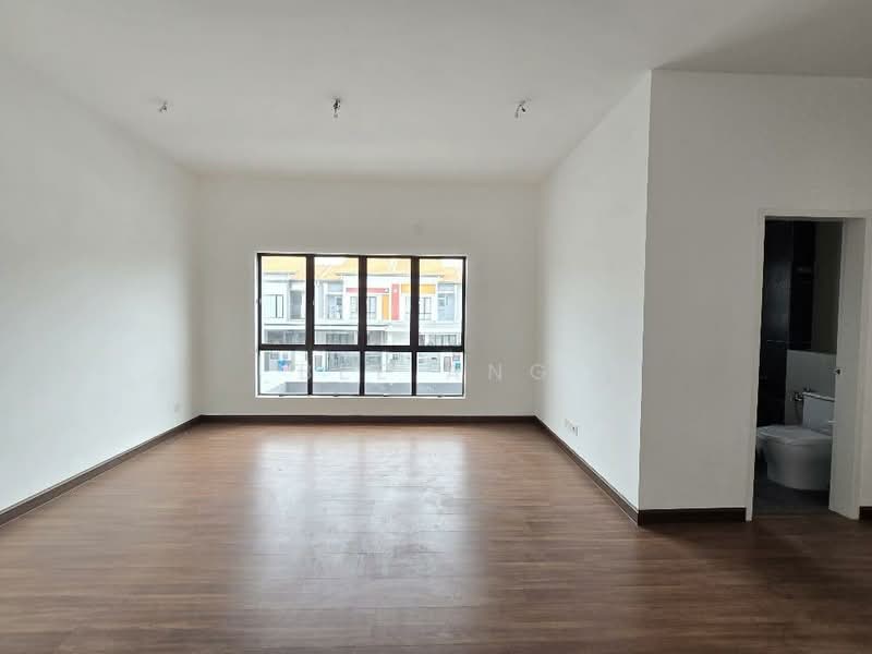 2-storey Terraced House for Sale in Setia Utama (Setia Alam) - Bee Ang - Living Room - PropertyGuru.com.my