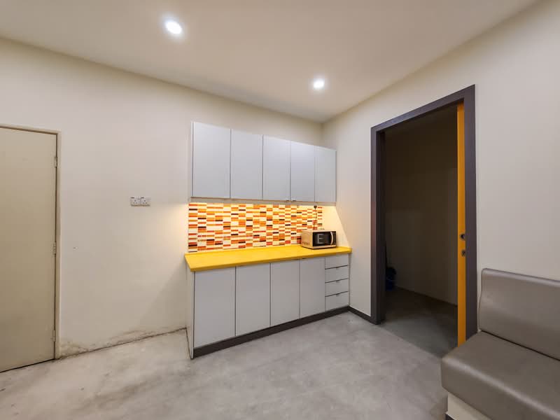 Pejabat untuk Disewa di Subang Jaya (Selangor) - Ray Lee - Kitchen - PropertyGuru.com.my