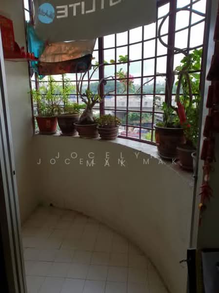 Rumah Flat untuk Disewa di Taman Sungai Besi - Jocelyn Mak - Balcony - PropertyGuru.com.my