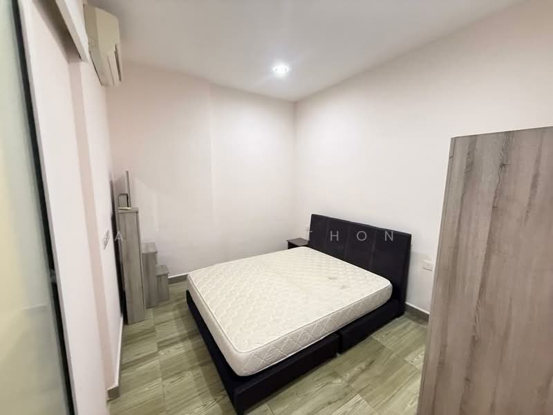 Servis Apartment untuk Disewa di The Octagon - Ainsley Thong - Bedroom - PropertyGuru.com.my