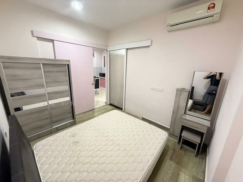 Servis Apartment untuk Disewa di The Octagon - Ainsley Thong - Bedroom - PropertyGuru.com.my