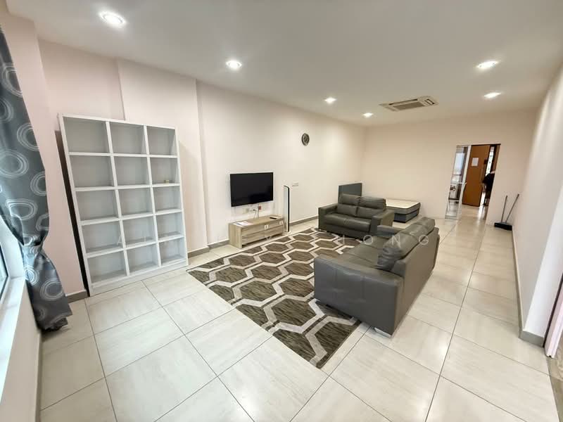 Servis Apartment untuk Disewa di The Octagon - Ainsley Thong - Living Room - PropertyGuru.com.my