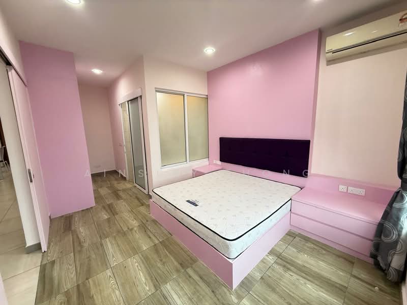 Servis Apartment untuk Disewa di The Octagon - Ainsley Thong - Bedroom - PropertyGuru.com.my