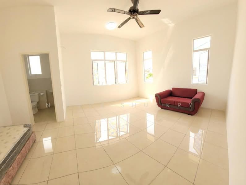 Semi-Detached House for Sale in Seremban (Negeri Sembilan) - Niesya Shuekry - Living Room - PropertyGuru.com.my