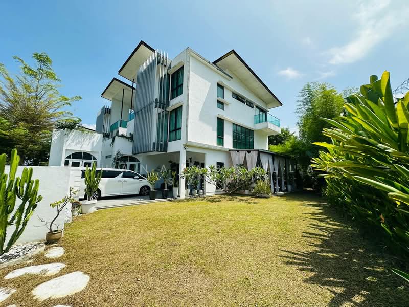 Semi-Detached House for Sale in Taman Villa Perdana (Kajang) - Suhana Abdullah Sani - Exterior - PropertyGuru.com.my