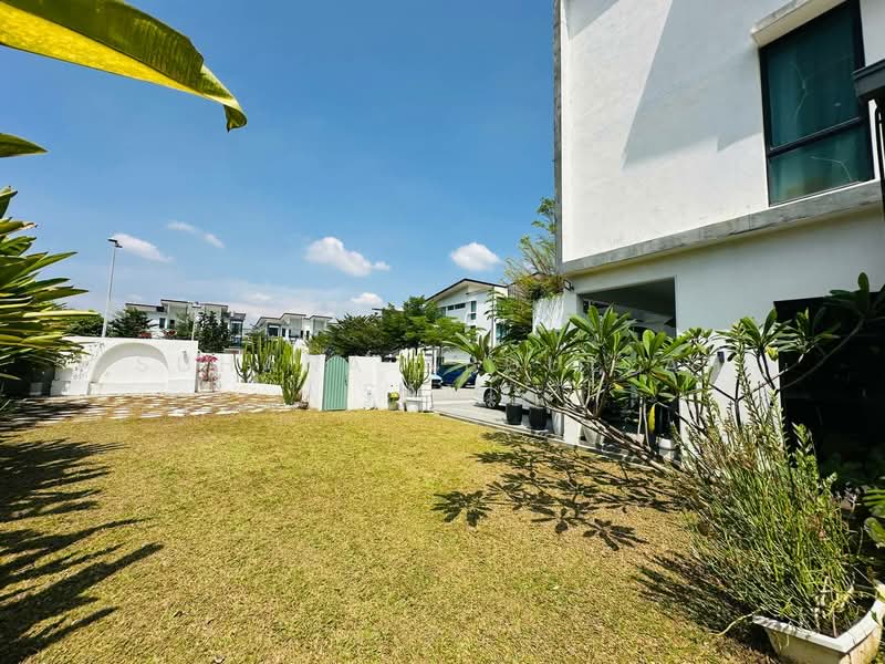 Semi-Detached House for Sale in Taman Villa Perdana (Kajang) - Suhana Abdullah Sani - Exterior - PropertyGuru.com.my