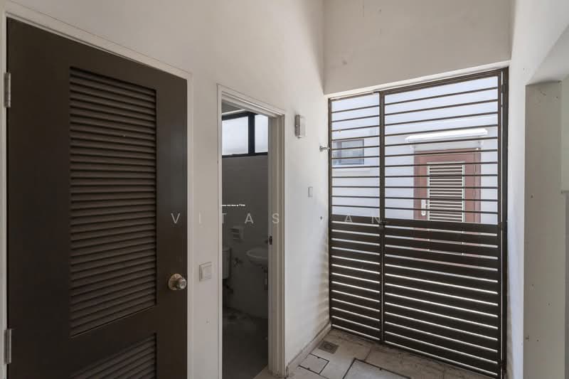 Rumah Teres 3 Tingkat untuk Dijual di Setia Utama (Setia Alam) - Vitas Tan - Entrance - PropertyGuru.com.my