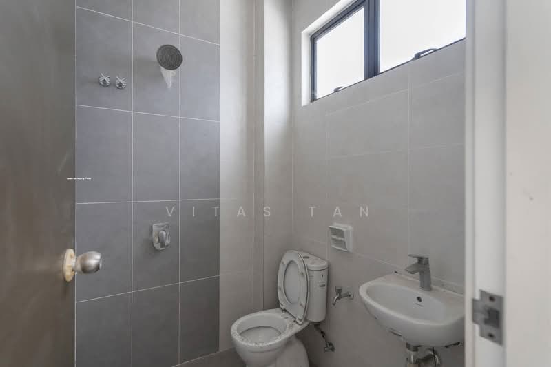 Rumah Teres 3 Tingkat untuk Dijual di Setia Utama (Setia Alam) - Vitas Tan - Bathroom - PropertyGuru.com.my