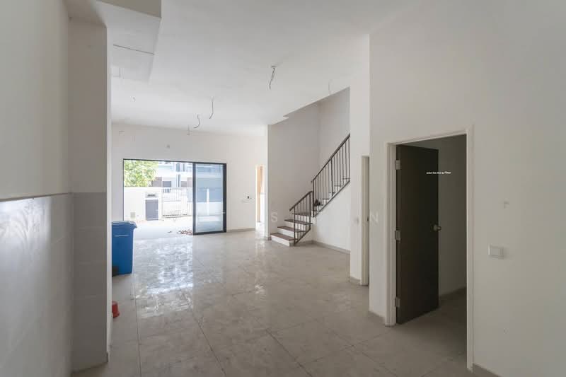 Rumah Teres 3 Tingkat untuk Dijual di Setia Utama (Setia Alam) - Vitas Tan - Living Room - PropertyGuru.com.my