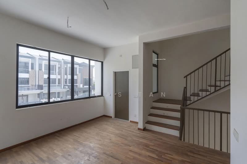 Rumah Teres 3 Tingkat untuk Dijual di Setia Utama (Setia Alam) - Vitas Tan - Living Room - PropertyGuru.com.my