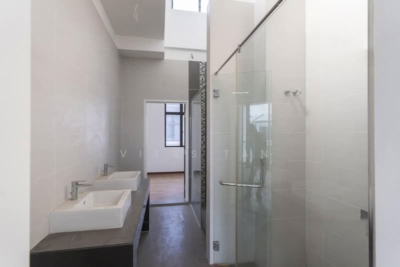Rumah Teres 3 Tingkat untuk Dijual di Setia Utama (Setia Alam) - Vitas Tan - Bathroom - PropertyGuru.com.my
