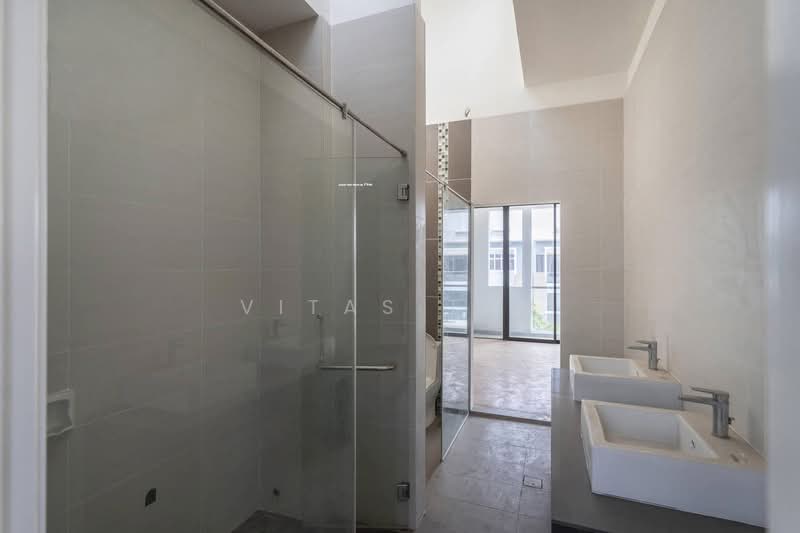 Rumah Teres 3 Tingkat untuk Dijual di Setia Utama (Setia Alam) - Vitas Tan - Bathroom - PropertyGuru.com.my