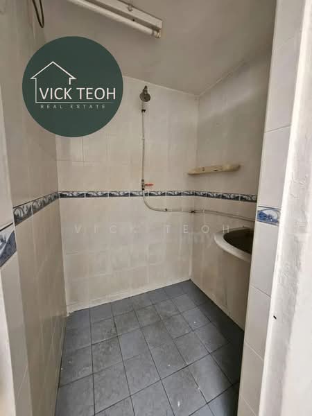 Shop / Office for Rent in Tanjung Bungah (Penang) - Vick Teoh - Bathroom - PropertyGuru.com.my