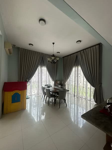 Rumah Banglo untuk Dijual di Kayangan Heights (Shah Alam) - Tom Yip - Dining Room - PropertyGuru.com.my