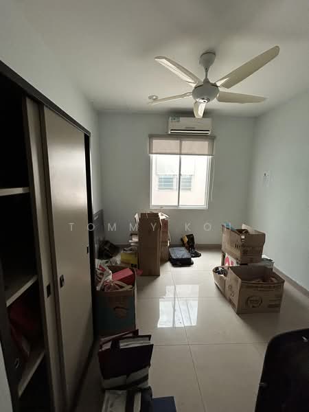 Rumah Berkembar untuk Dijual di Bukit Rahman Putra (Sungai Buloh) - Tommy Koh - Bedroom - PropertyGuru.com.my