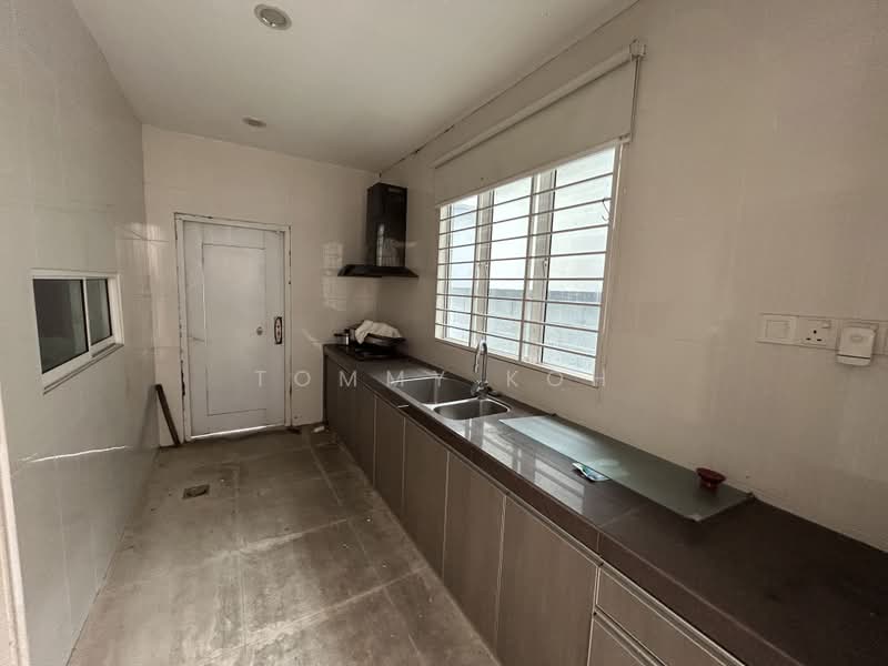 Rumah Berkembar untuk Dijual di Bukit Rahman Putra (Sungai Buloh) - Tommy Koh - Kitchen - PropertyGuru.com.my