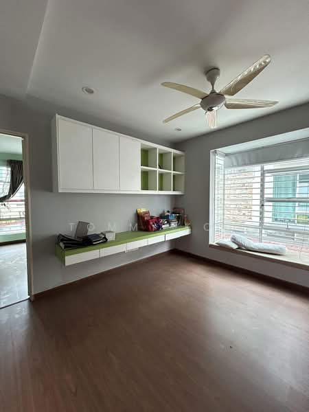 Rumah Berkembar untuk Dijual di Bukit Rahman Putra (Sungai Buloh) - Tommy Koh - Second living room - PropertyGuru.com.my