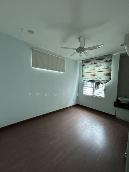 Rumah Berkembar untuk Dijual di Bukit Rahman Putra (Sungai Buloh) - Tommy Koh - Bedroom - PropertyGuru.com.my