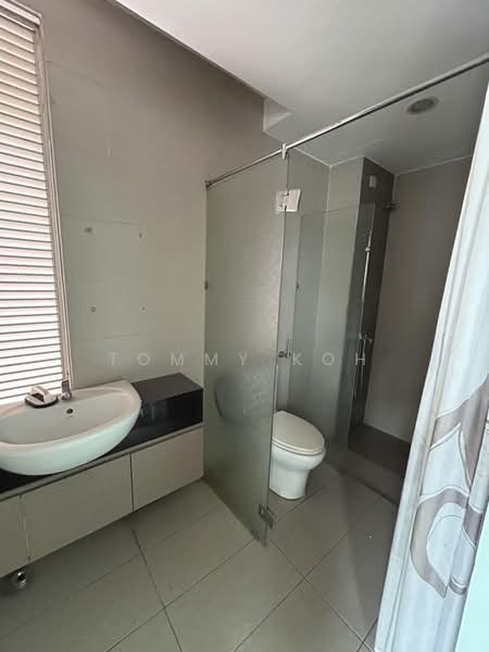 Rumah Berkembar untuk Dijual di Bukit Rahman Putra (Sungai Buloh) - Tommy Koh - Bathroom - PropertyGuru.com.my