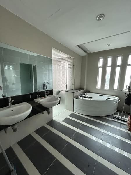 Rumah Berkembar untuk Dijual di Bukit Rahman Putra (Sungai Buloh) - Tommy Koh - Bathroom - PropertyGuru.com.my