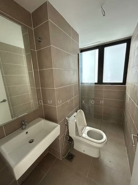 Service Residence for Sale at D'sara Sentral - Tommy Koh - Bathroom - PropertyGuru.com.my